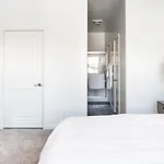 Landing Modern Apartment With Amazing Amenities